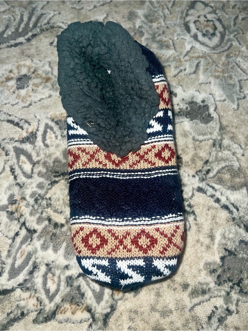 Amazon Essentials Men's Nordic Slipper Socks in Navy, Red & Cream